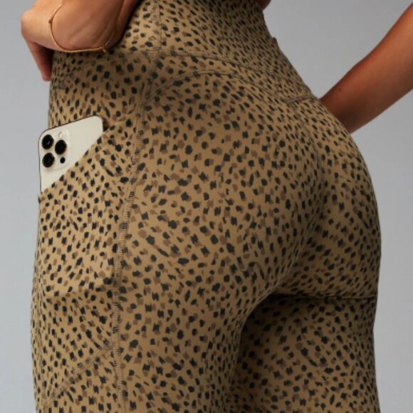 Fabletics Oasis PureLuxe High Waisted Legging S Abstract Cheetah 2 Outer Pockets - Picture 7 of 8